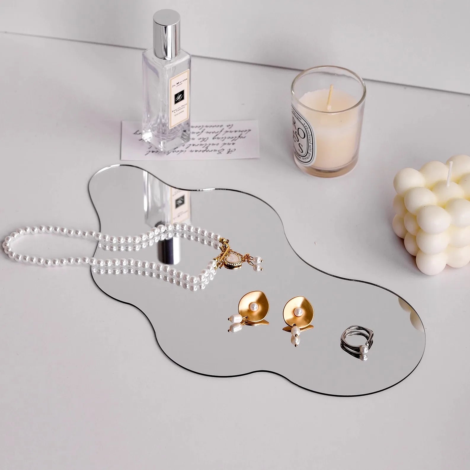 The Acrylic Tray | Curator Design